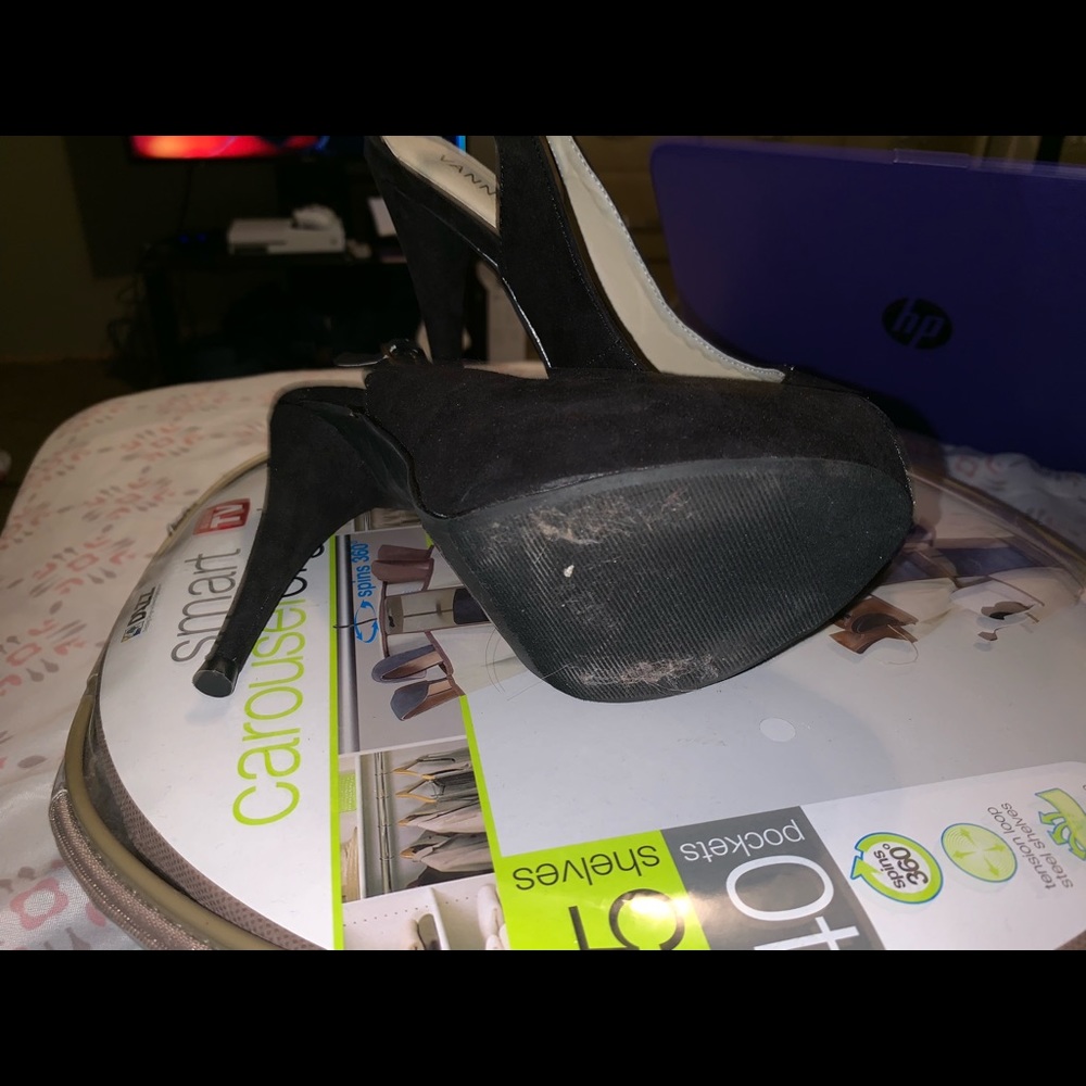 Heels - Picture 3 of 3